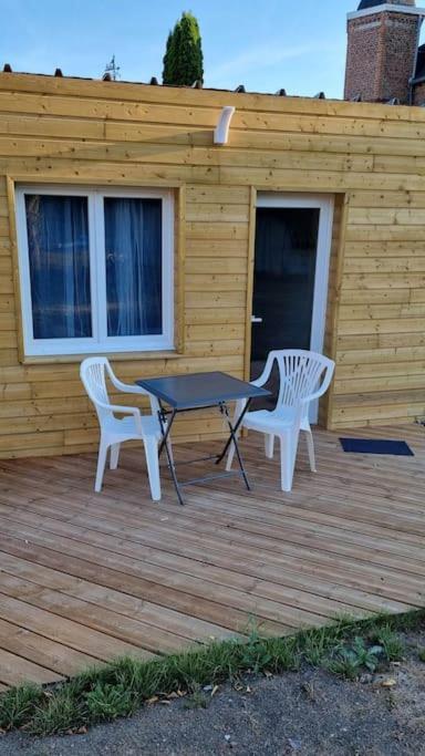 Studio En Rez De Jardin Avec Terrasse Privee - Le Petit Chateau Avesnois - Tv - Wifi - Logement Complet Avesnes-sur-Helpe Eksteriør billede